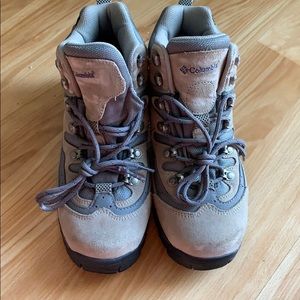 Columbia Snow boots size 8